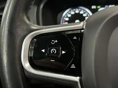 Volvo XC90 - Thumbnail 24