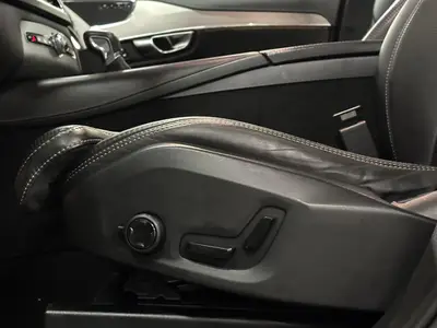 Volvo XC90 - Thumbnail 29
