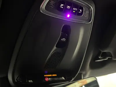 Volvo XC90 - Thumbnail 33