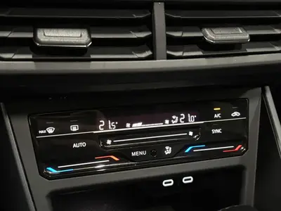 Volkswagen Polo - Thumbnail 18