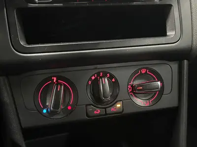 Volkswagen Polo - Thumbnail 17