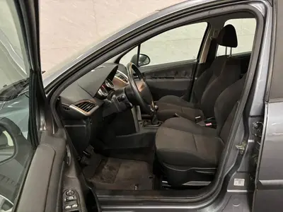Peugeot 207 - Thumbnail 10