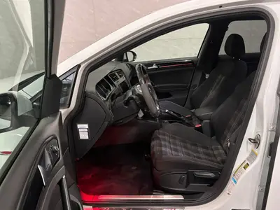 Volkswagen Golf - Thumbnail 11