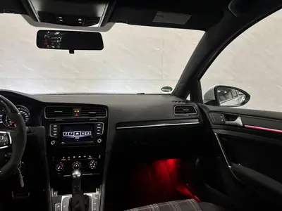 Volkswagen Golf - Thumbnail 13