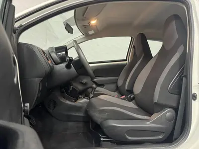 Peugeot 108 - Thumbnail 11