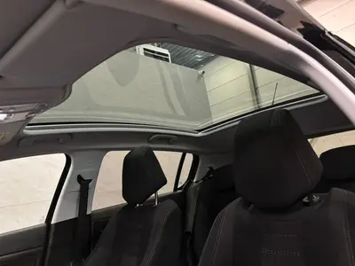 Peugeot 308 - Thumbnail 12