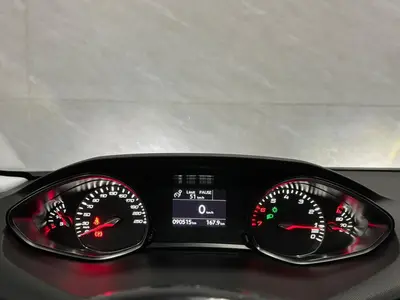 Peugeot 308 - Thumbnail 25