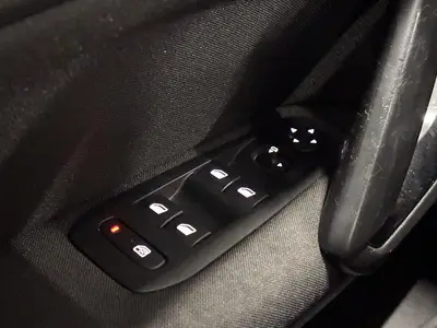 Peugeot 308 - Thumbnail 27