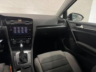 Volkswagen Golf - Thumbnail 12