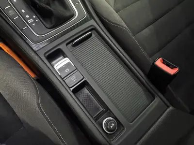 Volkswagen Golf - Thumbnail 16