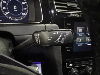 Volkswagen Golf - Thumbnail 19