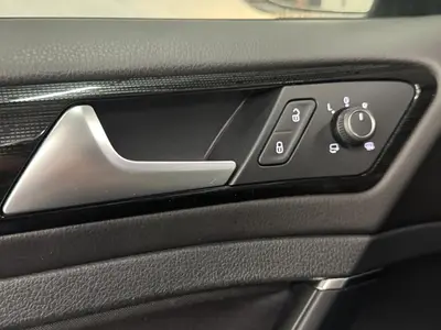 Volkswagen Golf - Thumbnail 22