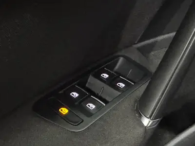 Volkswagen Golf - Thumbnail 23