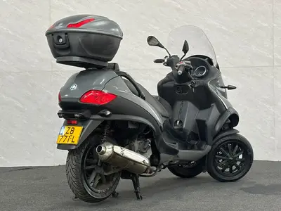 Piaggio - Thumbnail 4