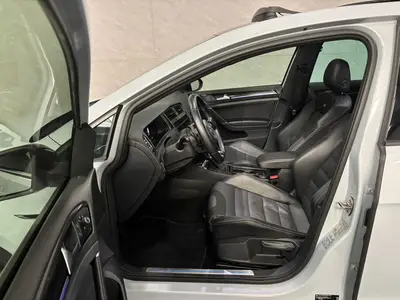 Volkswagen Golf - Thumbnail 11