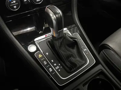 Volkswagen Golf - Thumbnail 19