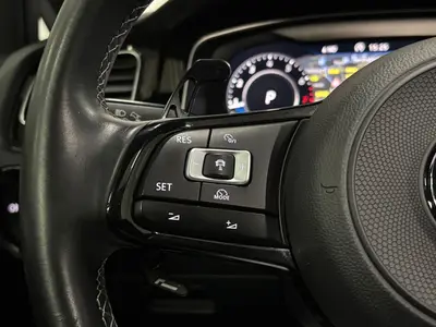 Volkswagen Golf - Thumbnail 21