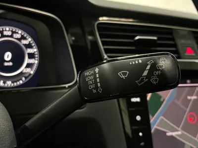 Volkswagen Golf - Thumbnail 22