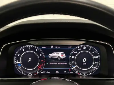 Volkswagen Golf - Thumbnail 24