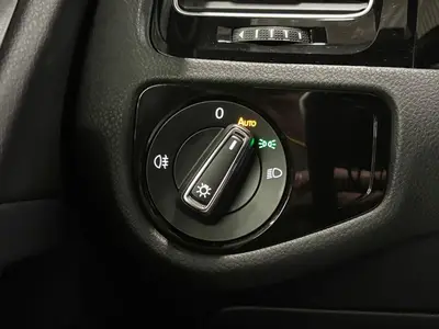 Volkswagen Golf - Thumbnail 25