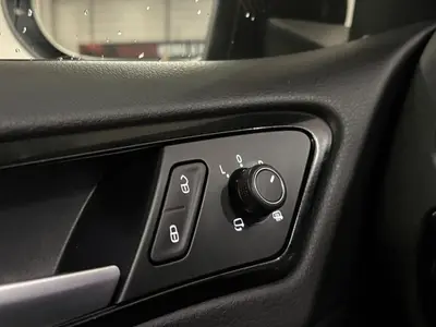 Volkswagen Golf - Thumbnail 26