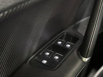 Volkswagen Golf - Thumbnail 27