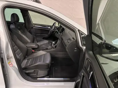 Volkswagen Golf - Thumbnail 10