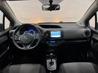 Toyota Yaris - Thumbnail 9
