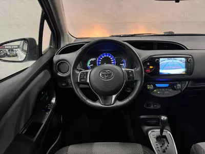 Toyota Yaris - Thumbnail 11
