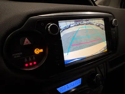 Toyota Yaris - Thumbnail 12
