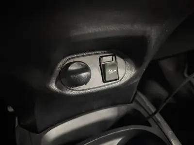 Toyota Yaris - Thumbnail 14