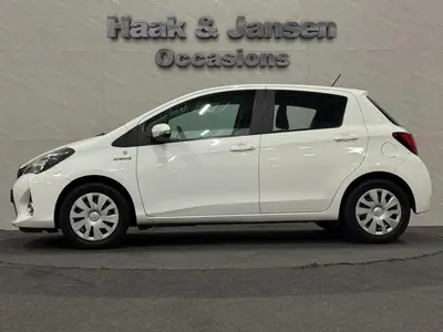 Toyota Yaris - Thumbnail 7