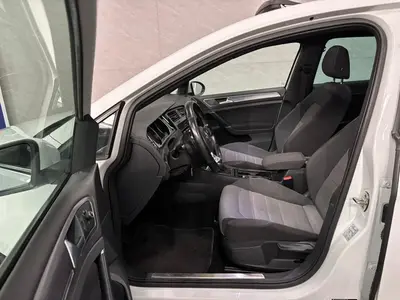 Volkswagen Golf - Thumbnail 11