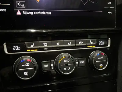 Volkswagen Golf - Thumbnail 19