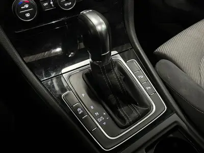 Volkswagen Golf - Thumbnail 20