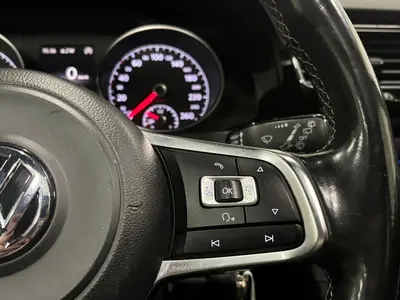 Volkswagen Golf - Thumbnail 21