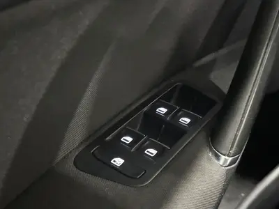 Volkswagen Golf - Thumbnail 22