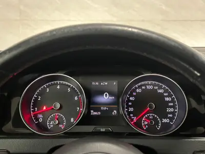 Volkswagen Golf - Thumbnail 23