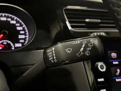 Volkswagen Golf - Thumbnail 25