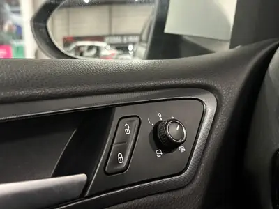 Volkswagen Golf - Thumbnail 28