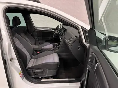 Volkswagen Golf - Thumbnail 10