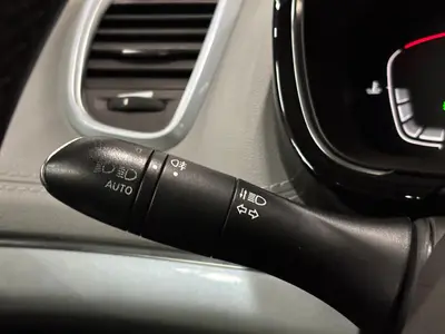 Renault Espace - Thumbnail 25