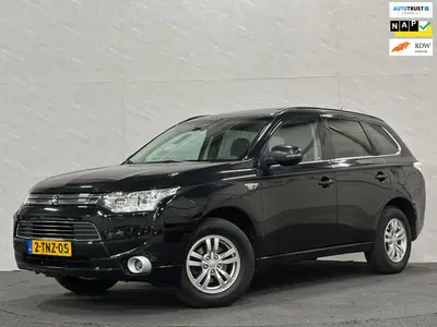 Mitsubishi Outlander - Thumbnail 1