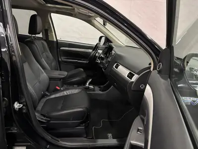 Mitsubishi Outlander - Thumbnail 10