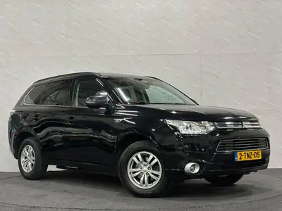 Mitsubishi Outlander - Thumbnail 2