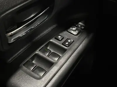 Mitsubishi Outlander - Thumbnail 24