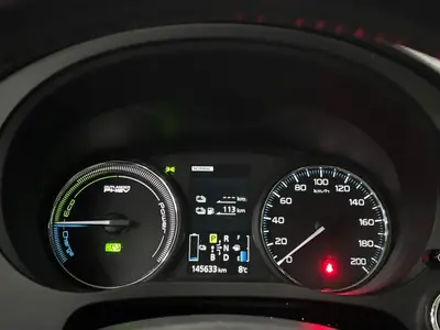 Mitsubishi Outlander - Thumbnail 26