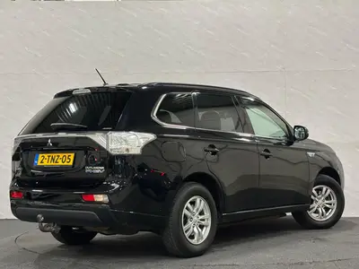 Mitsubishi Outlander - Thumbnail 4