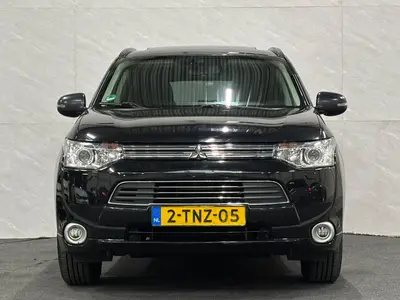 Mitsubishi Outlander - Thumbnail 5