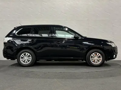 Mitsubishi Outlander - Thumbnail 8